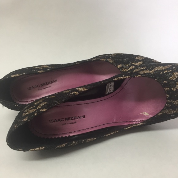 {Isaac Mizrahi} Lace Covered Pumps - Picture 4 of 8